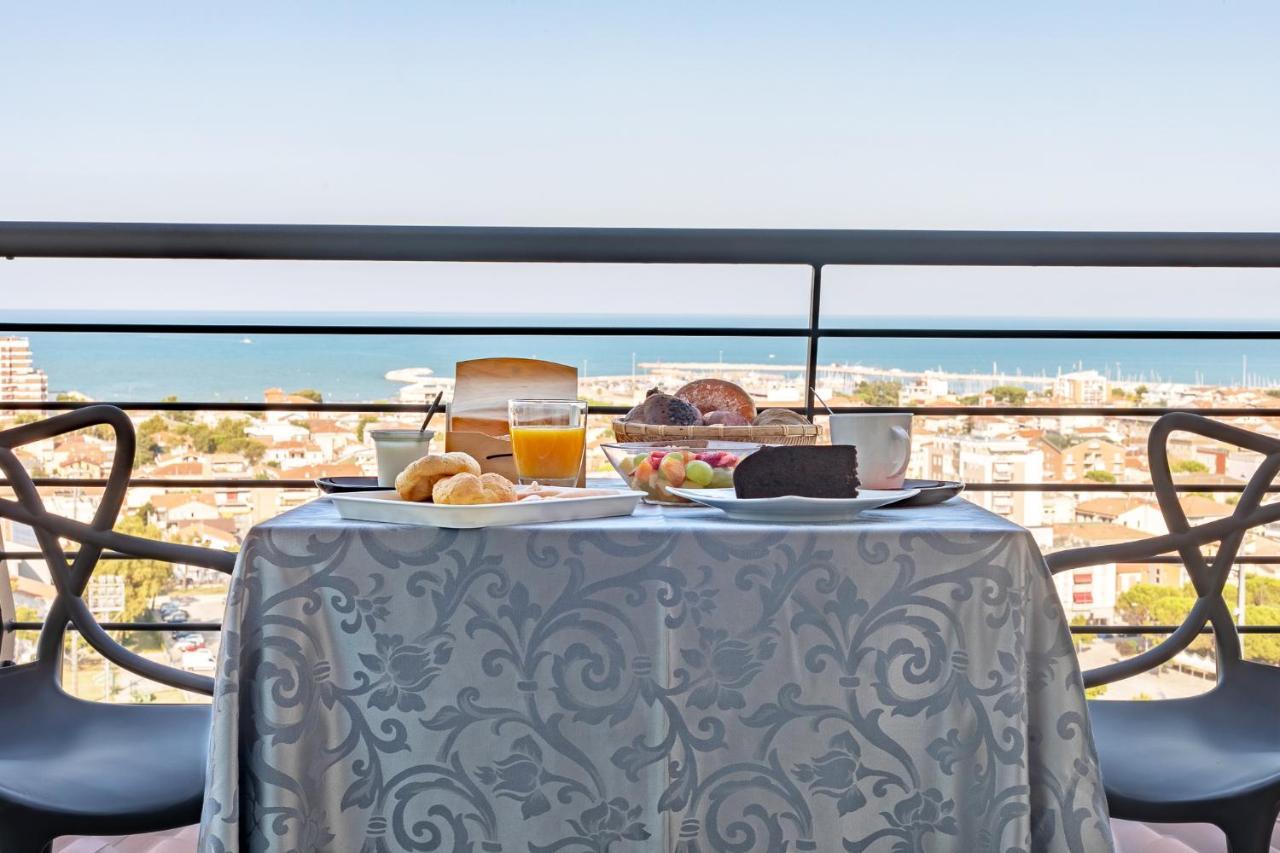 Bellavistarelax Hotel Giulianova Bagian luar foto