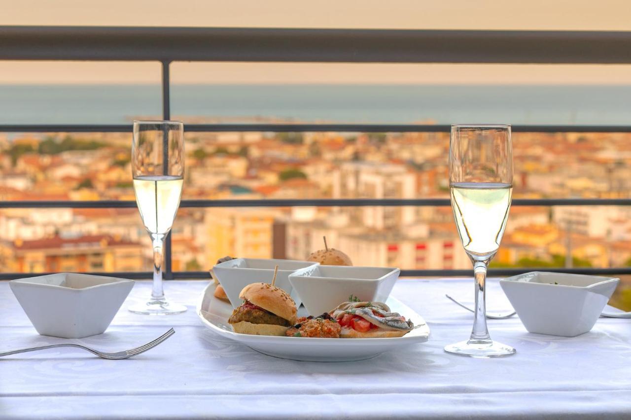 Bellavistarelax Hotel Giulianova Bagian luar foto